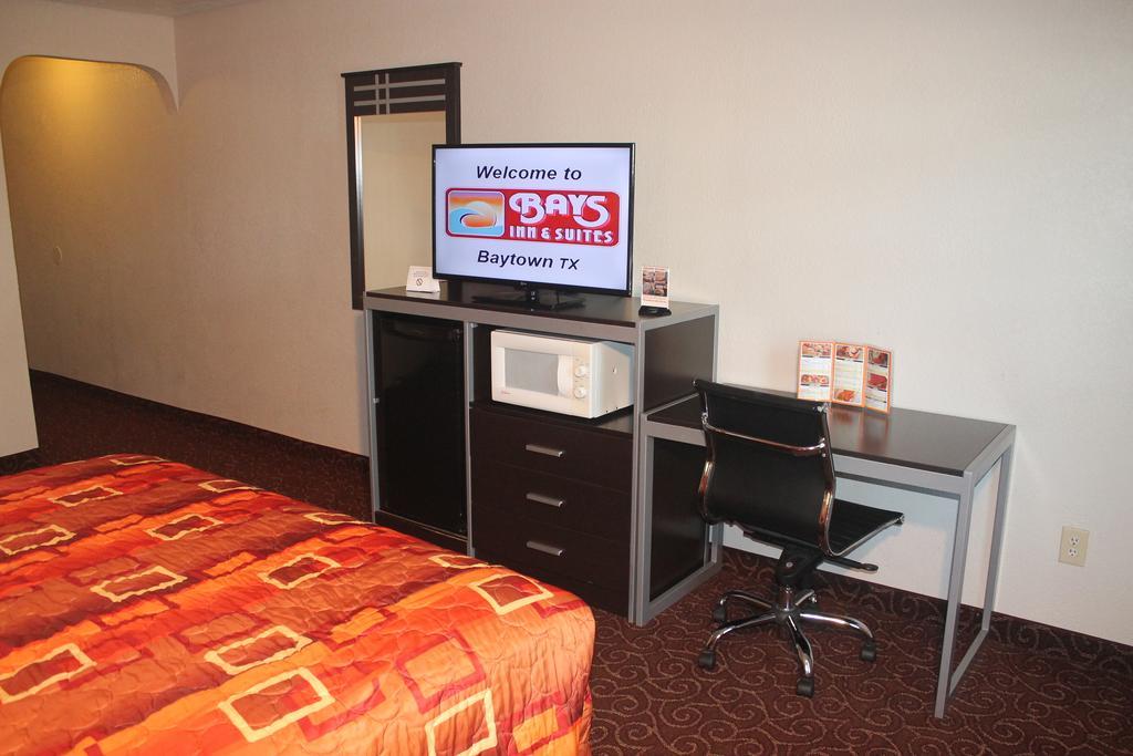 Bays Inn And Suites ベイタウン エクステリア 写真