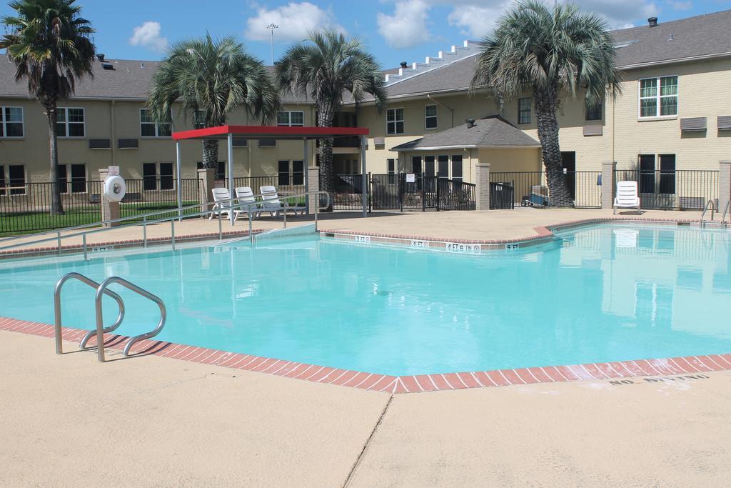 Bays Inn And Suites ベイタウン エクステリア 写真