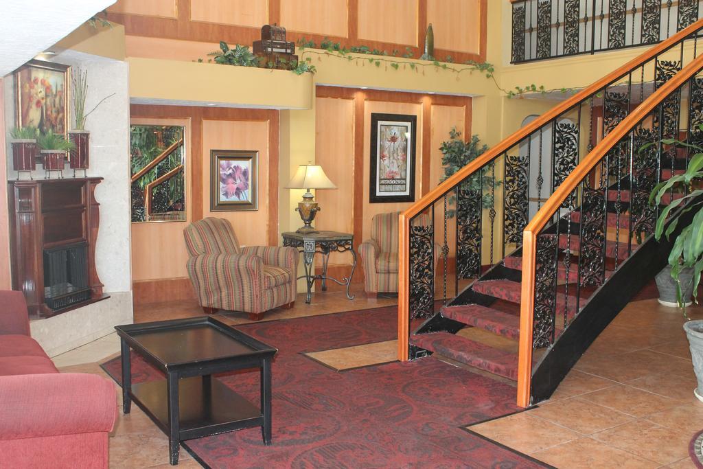 Bays Inn And Suites ベイタウン エクステリア 写真